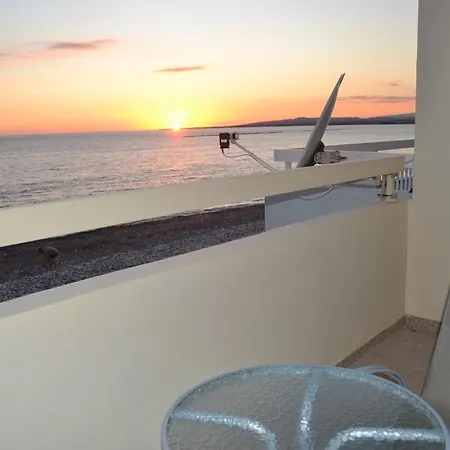 Luna Beach House Kiti