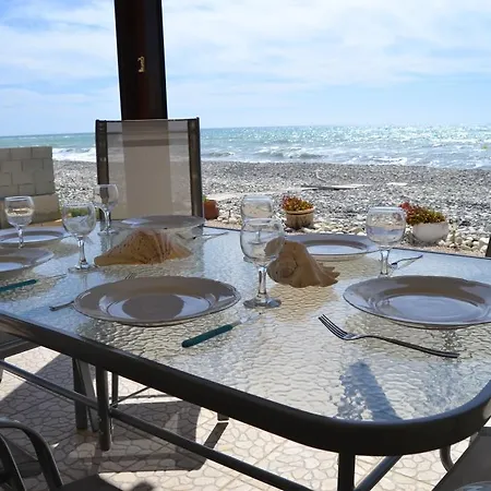 Luna Beach House Kiti