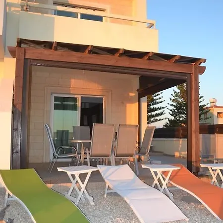 Luna Beach House Ferienhaus Kiti