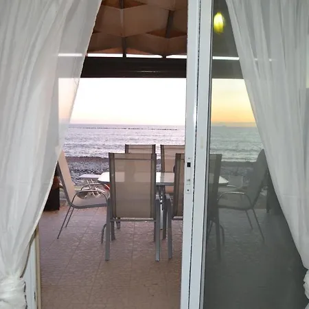 Luna Beach House Kiti